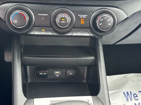 Used 2024 Kia Forte LXS w/ LXS Technology Package FWD image 11