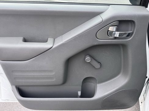 Used 2019 Nissan Frontier S image 21