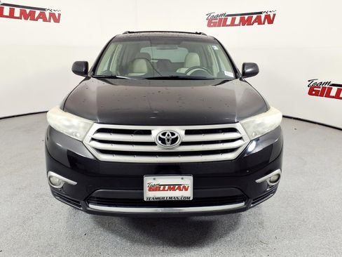 Used 2012 Toyota Highlander 4WD w/ Tech Pkg image 2