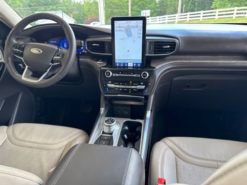 Used 2020 Ford Explorer Platinum w/ Premium Technology Package AWD/4WD image 30
