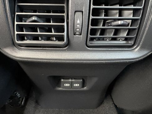 Used 2024 Toyota RAV4 XLE AWD/4WD image 10