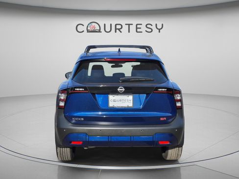 Certified 2025 Nissan Kicks SR FWD image 6
