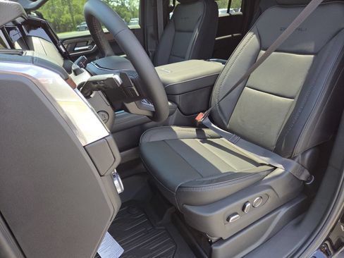 New 2026 GMC Yukon XL Denali w/ Denali Reserve Package AWD/4WD image 31