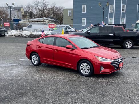 Used 2020 Hyundai Elantra SE w/ Cargo Package (C1) FWD image 4