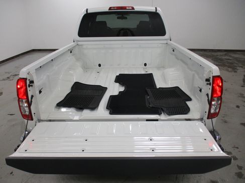 Used 2016 Nissan Frontier S RWD image 9