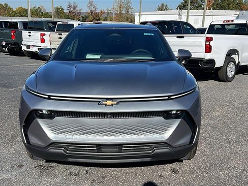 New 2026 Chevrolet Equinox EV LT image 2