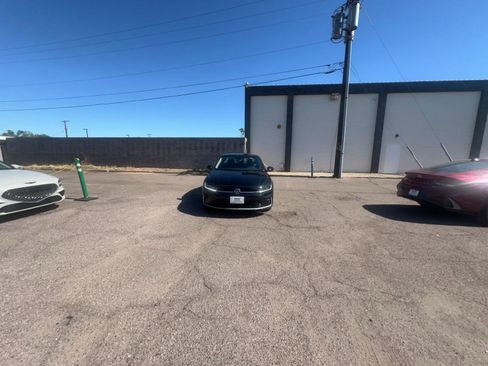 Used 2025 Volkswagen Jetta SE image 16