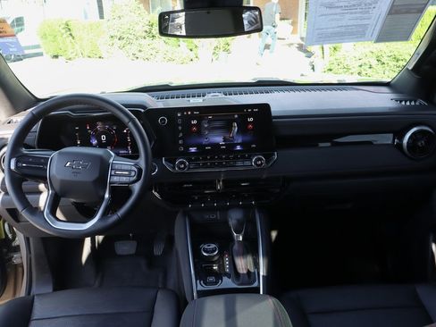 Used 2023 Chevrolet Colorado Z71 w/ Z71 Convenience Package 2 image 27