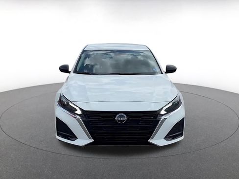 Used 2025 Nissan Altima 2.5 SV FWD image 4