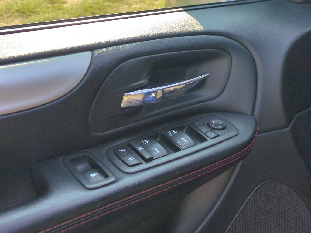 Used 2020 Dodge Grand Caravan GT FWD image 14