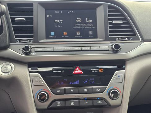 Used 2018 Hyundai Elantra Value Edition FWD image 14