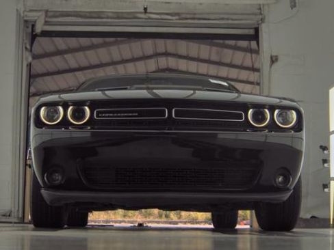 Used 2019 Dodge Challenger SXT w/ Plus Package image 3