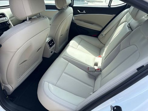 New 2026 Genesis G70 2.5T RWD image 12