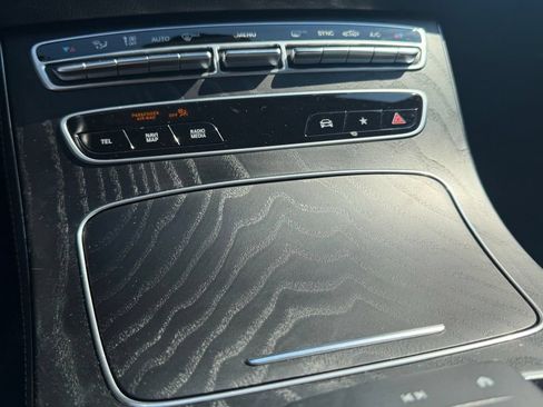 Used 2023 Mercedes-Benz E 350 4MATIC Sedan image 41