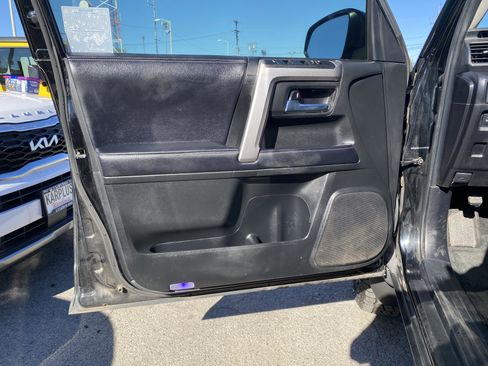 Used 2019 Toyota 4Runner SR5 Premium image 12