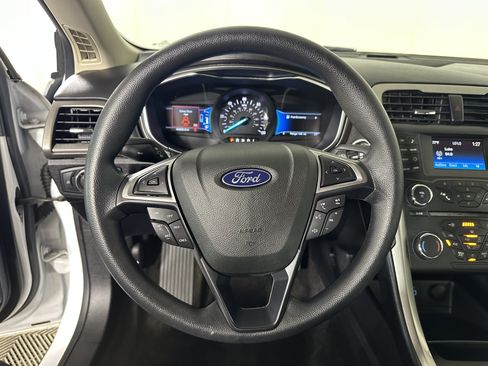 Used 2018 Ford Fusion S FWD image 11