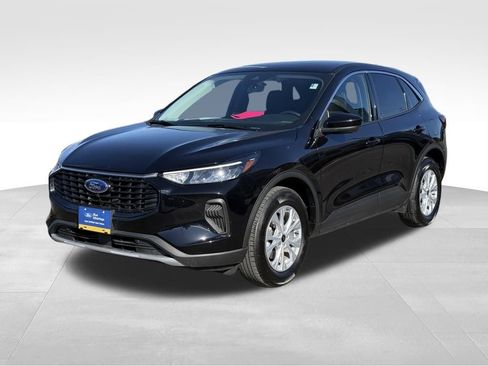 Certified 2023 Ford Escape Active w/ Tech Pack #2 image 2