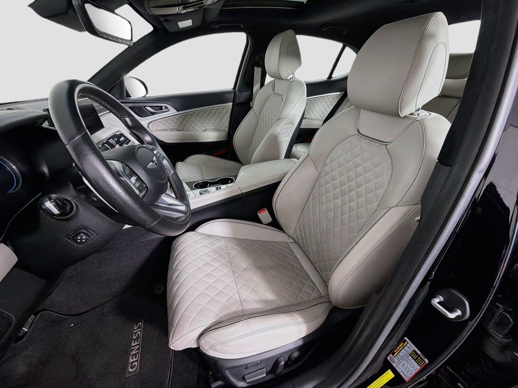 Used 2022 Genesis G70 3.3T RWD image 13