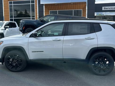 New 2026 Jeep Compass Latitude AWD/4WD image 8