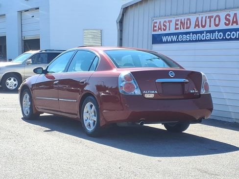 Used 2005 Nissan Altima 3.5 SL FWD image 3