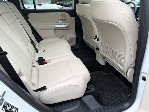 Used 2026 Mercedes-Benz GLB 250 image 32