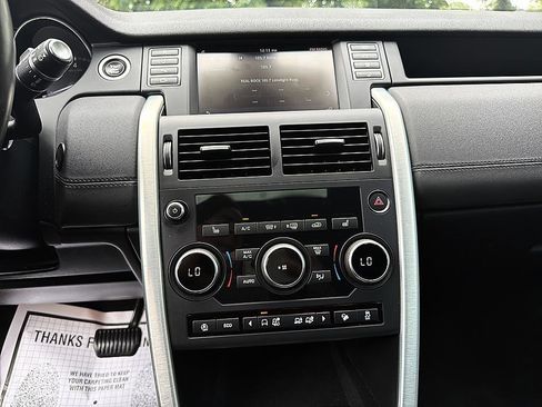 Used 2019 Land Rover Discovery Sport SE AWD/4WD image 16