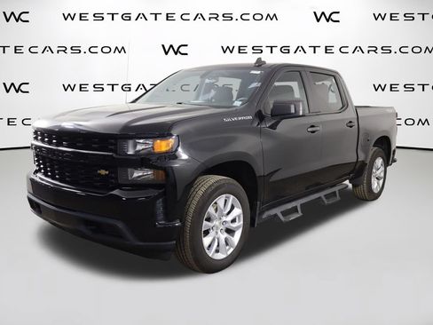 Used 2020 Chevrolet Silverado 1500 Custom w/ Custom Value Package AWD/4WD image 1