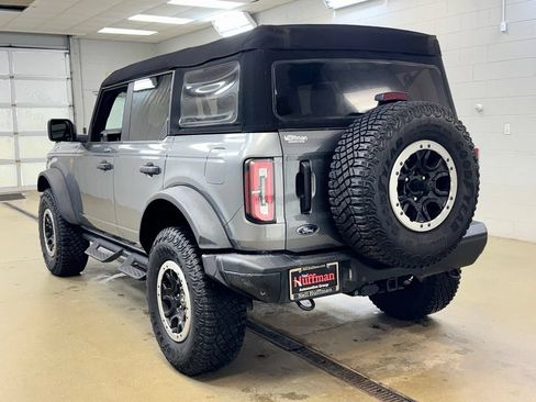 Used 2023 Ford Bronco Badlands w/ Sasquatch Package AWD/4WD image 8
