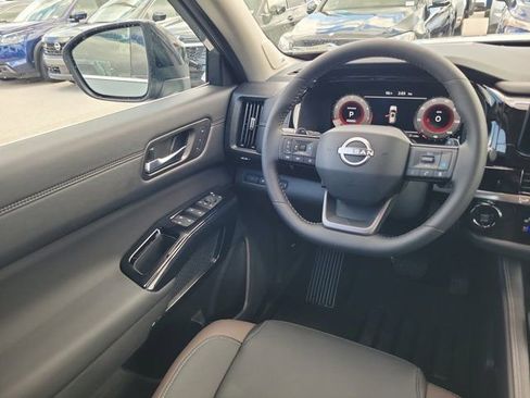 Certified 2026 Nissan Pathfinder Platinum w/ Cargo Package FWD image 21
