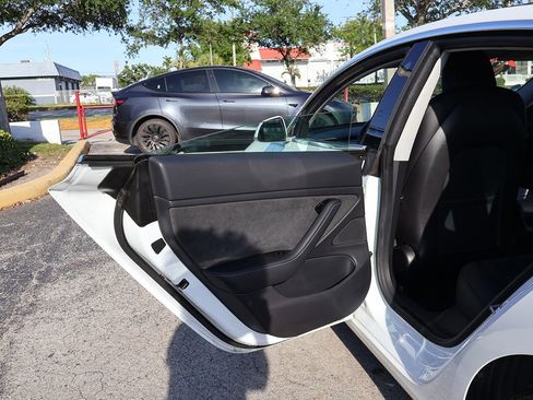 Used 2019 Tesla Model 3 Long Range RWD image 25