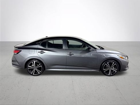 Used 2022 Nissan Sentra SR w/ Electronics Package FWD image 5