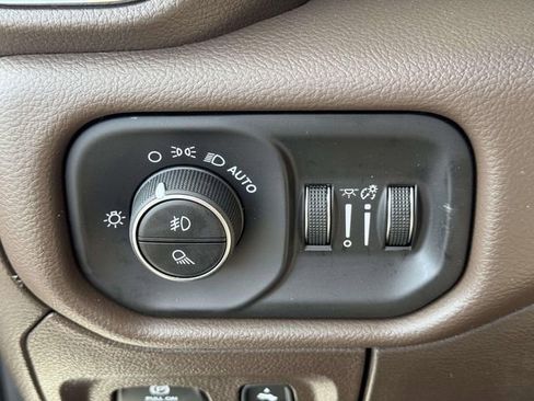 New 2026 RAM 1500 Laramie AWD/4WD image 9