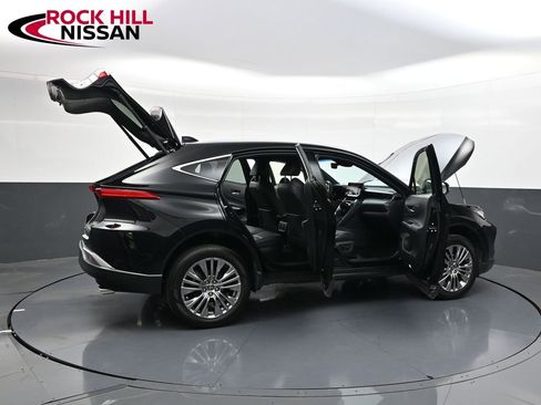 Used 2021 Toyota Venza XLE image 34