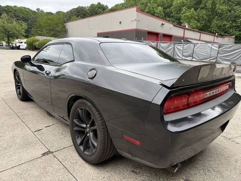 Used 2013 Dodge Challenger R/T RWD image 9