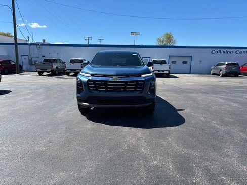 New 2026 Chevrolet Equinox LT w/ Convenience Package II FWD image 2