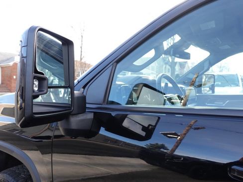 Used 2024 Chevrolet Silverado 2500 LT w/ Midnight Edition image 17