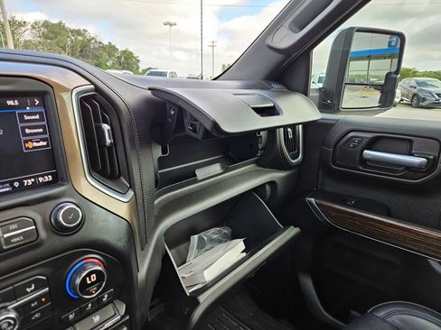 Used 2021 Chevrolet Silverado 1500 High Country w/ Technology Package AWD/4WD image 20