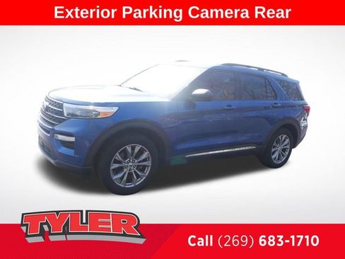 Used 2023 Ford Explorer XLT w/ Equipment Group 202A AWD/4WD image 3