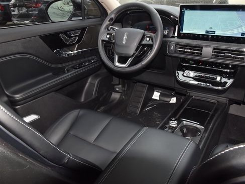 New 2026 Lincoln Corsair Premiere image 15
