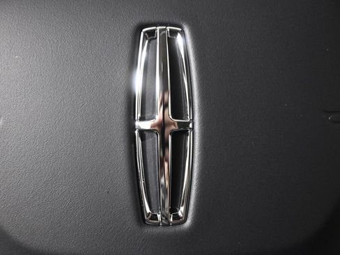 New 2026 Lincoln Aviator AWD w/ Jet Appearance Package image 35