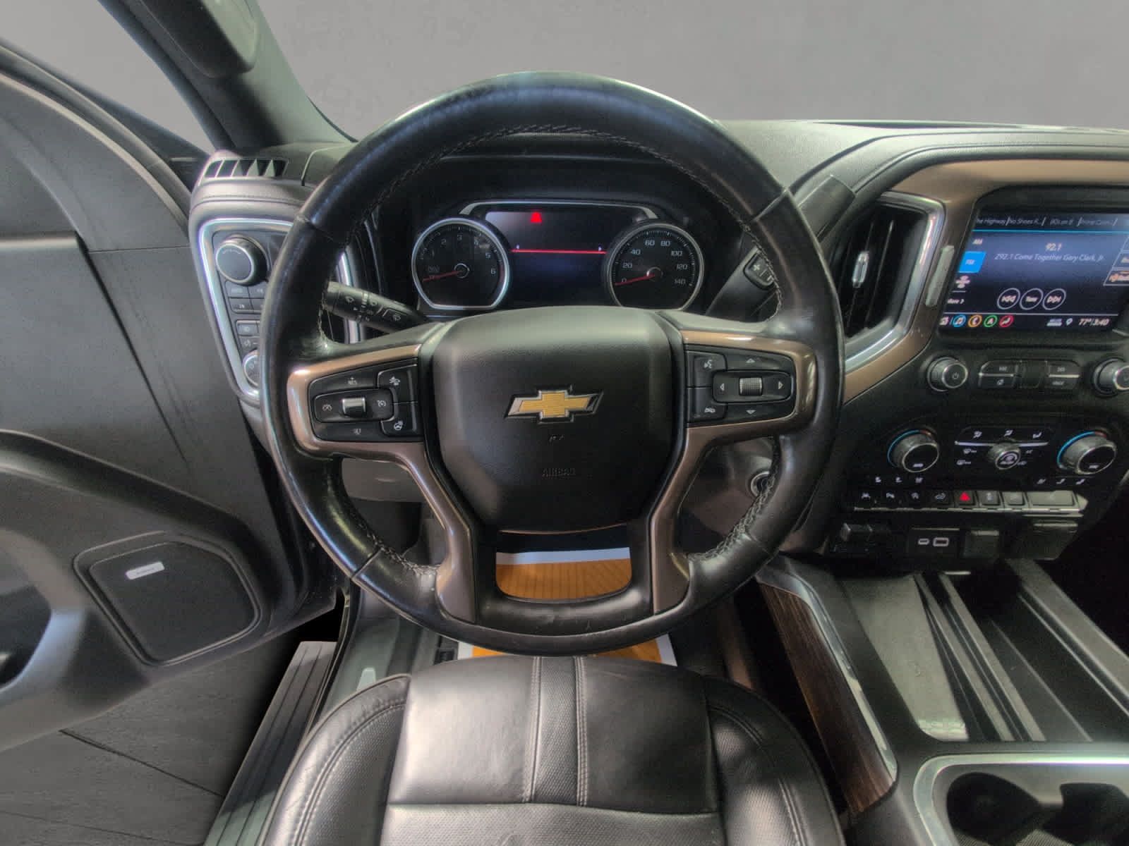 Used 2019 Chevrolet Silverado 1500 High Country w/ Technology Package AWD/4WD image 12