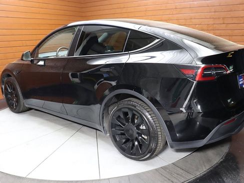 Used 2023 Tesla Model Y Long Range image 28