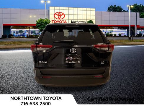 Used 2023 Toyota RAV4 LE AWD/4WD image 13