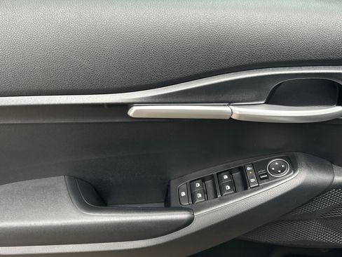 New 2026 Kia Seltos LX image 9