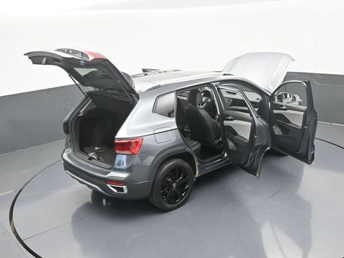 Used 2022 Volkswagen Taos SEL w/ Panoramic Sunroof Package image 69