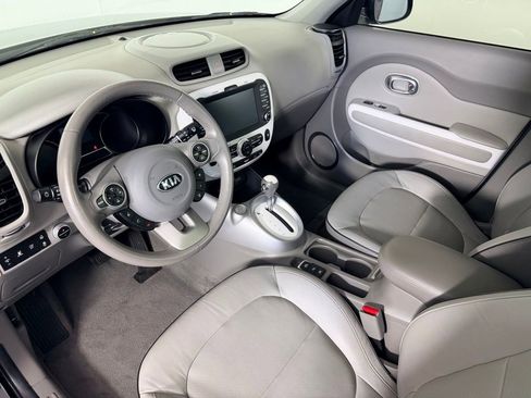 Used 2017 Kia Soul EV + w/ Sun & Fun Package image 26