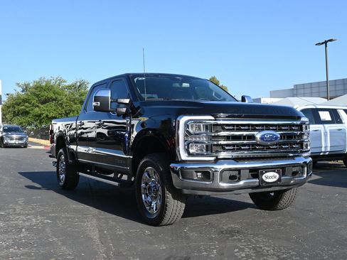 Used 2025 Ford F250 Lariat w/ Chrome Package AWD/4WD image 3
