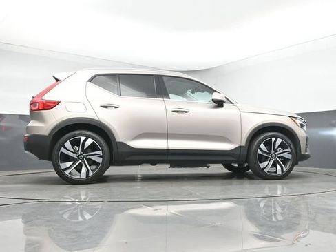 Used 2024 Volvo XC40 B5 Plus w/ Climate Package AWD/4WD image 17