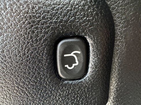 Used 2019 Jeep Grand Cherokee Limited image 21