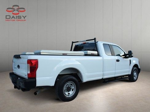 Used 2019 Ford F250 XL w/ Power Equipment Group RWD image 5